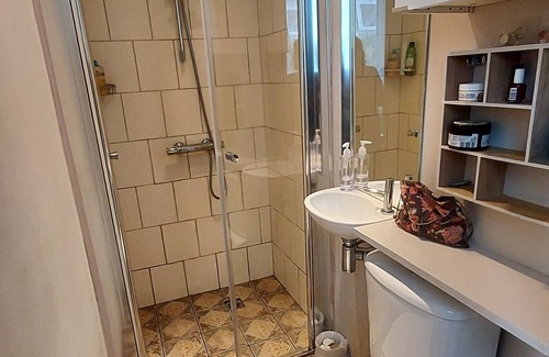 Valkenboskwartier Apartment | Cozy parterre in The Hague, close to beach & center, good public transportation
