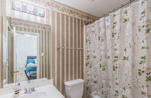 DeSoto Apartment | Cozy Peaceful Private room in a Villa/Fast Wi-Fi