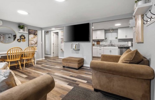 Campbell Park Apartment | Cozy Piper Nook -1