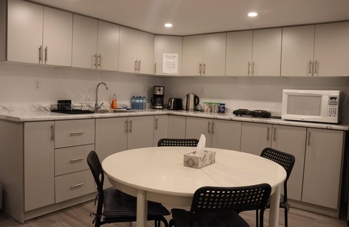 Thorold Apartment | Cozy place, 15 min to Niagara Falls & USA border. (Basement Apartment)