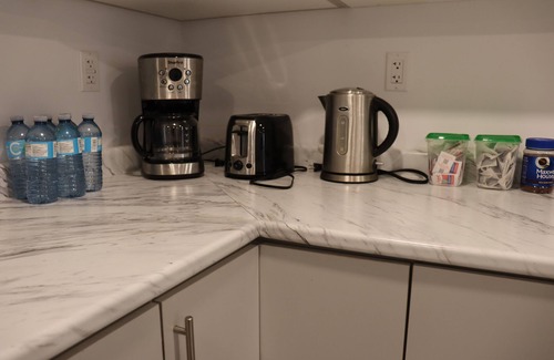 Thorold Apartment | Cozy place, 15 min to Niagara Falls & USA border. (Basement Apartment)