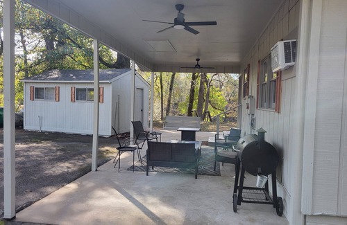 Wilburn House | Cozy place right on Little Red River near Cow Shoals and Sugarloaf Mt trailhead