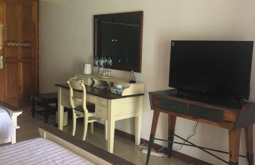 Tomohon Bed & Breakfast | Cozy place to stay in Tomohon City.nClose to the Resto & Cafe. Separate access.