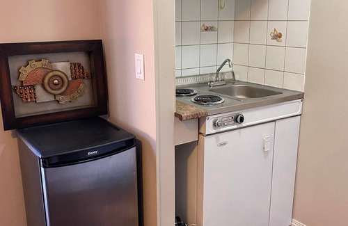 Richmond House | Cozy Private 1 bed 1 bath with Private livingroom and kitchen (Free wifi)