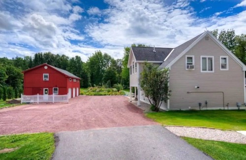 Manchester Center Apartment | Cozy private apartment with winter views of Mt Equinox
