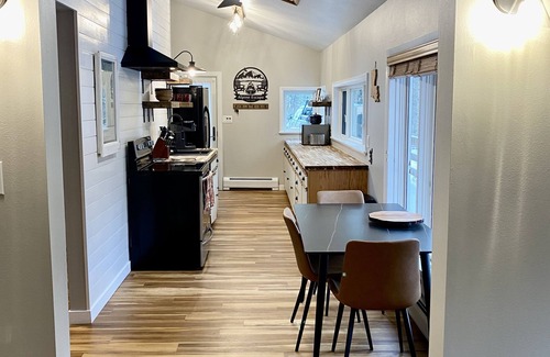 Lyons Cabin | Cozy private cabin nestled in the rocks near fishing and hiking with hot tub