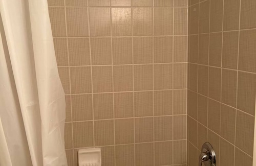 Ajax House | Cozy Private Den in Ajax