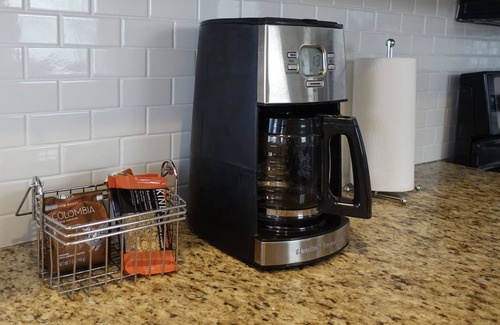 Upton House | Cozy Private Home /High Speed Wifi