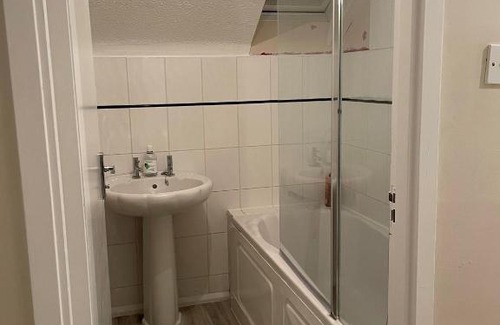 Cray Valley East House | Cozy Private Room in a Beautiful Accommodation close to Orpington