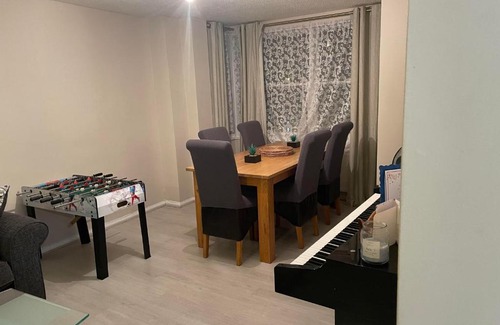 Cray Valley East House | Cozy Private Room in a Beautiful Accommodation close to Orpington