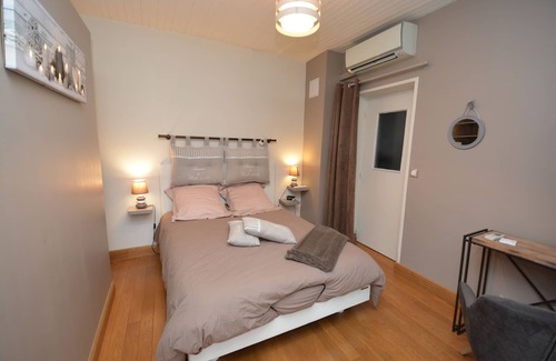 Melun House | Cozy Private Room in Melun midway between the city center and the train station