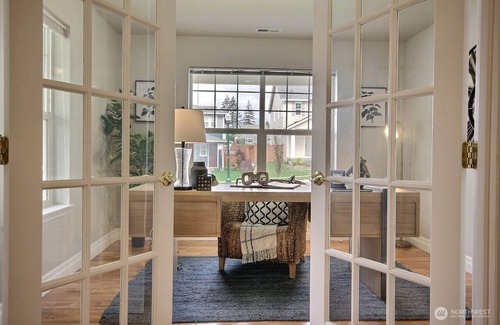 Covington House | Cozy Private Room in Owner-Occupied Home with Modern Comforts