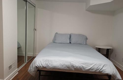 Richmond Hill House | Cozy Private Rooms in Basement