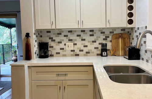 Riverside Park Apartment | Cozy & private with huge covered patio
