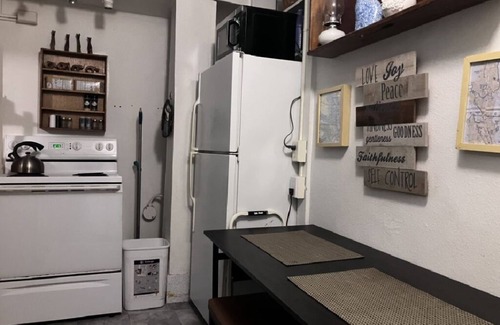 Victory Heights Apartment | Cozy & Quaint Private Room by Wooded Creek
