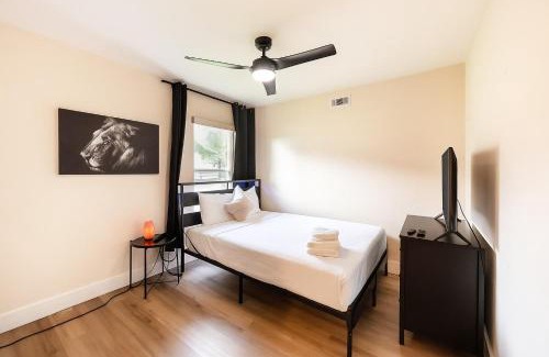 Sunrise Lakes Apartment | Cozy Queen BR Pool Access Near Disney