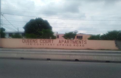 Saint Andrew Apartment | Cozy Queen Court Apt Constant Spring Road