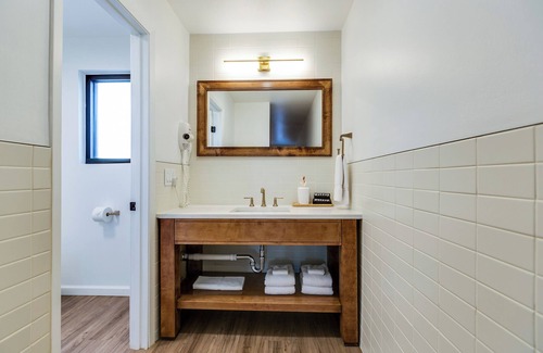 San Angelo Hotel | Cozy Queen Room in Downtown Boutique Hotel – Steps from Art, Dining & River Walk