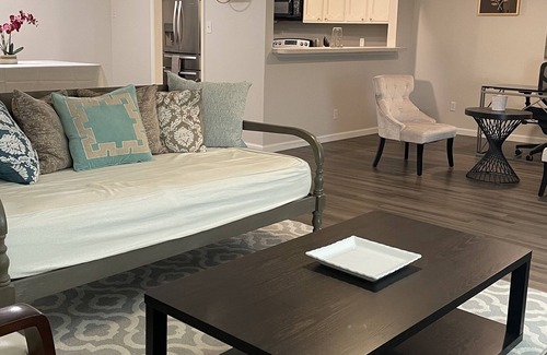 Cypress House | Cozy quiet 3/2/2 Sleeps 6 - North Houston -Cypress area -Easy access to freeway