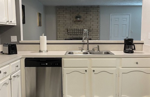 Cypress House | Cozy quiet 3/2/2 Sleeps 6 - North Houston -Cypress area -Easy access to freeway