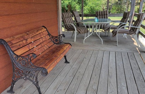 Lake Andes House | Cozy, Quiet, Family-Friendly Getaway