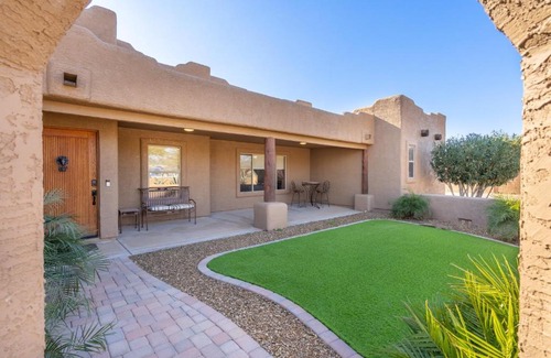 Desert Hills House | Cozy quiet home BBQ Pool Outdoor entertaining