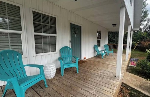 North Belmont House | Cozy, Quiet & Private 3 BR Home! 15 Min to CLT Airport!