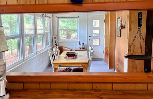 Buffalo Prairie Cabin | Cozy Quiet Water front Cabin for the perfect get away. 5 minutes from town.