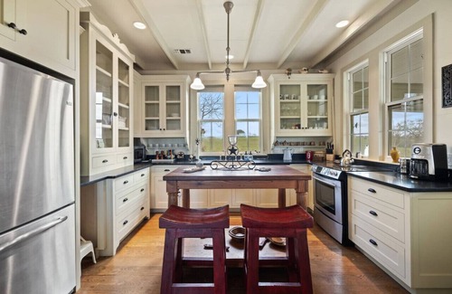 Brenham House | Cozy Ranch Home minutes from Brenham, Bellville, Round Top!