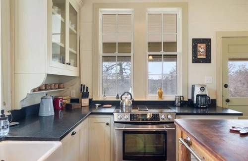 Brenham House | Cozy Ranch Home minutes from Brenham, Bellville, Round Top!