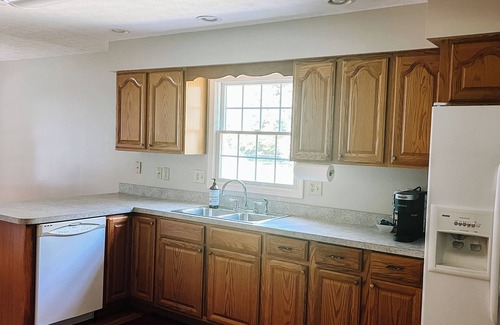Wolfe House | Cozy ranch style home close to Virginia Spearhead and Hatfield McCoy Trailheads