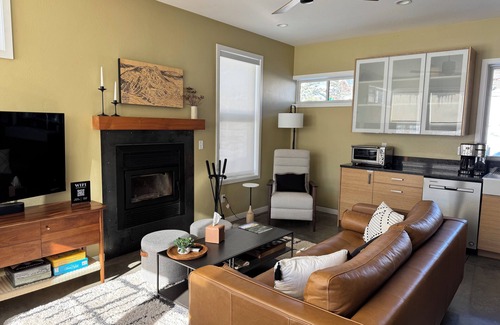 Crested Butte South House | Cozy Ranch with Hot Tub in CB South close to Bus Route