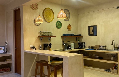 Centro House | Cozy renewed! Family-sized house with pool & art inspiration.