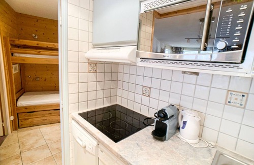 Val Claret Apartment | Cozy Renovated Apartment · Ski-in/Ski-out · Balcony · Pet-Friendly