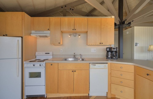White Sulphur Springs House | Cozy rental near Greenbrier Resort with a deck, stunning views modern-rustic charm, and full kitchen