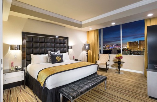 Las Vegas Resort | Cozy resort in Las Vegas with fitness room, WiFinSleeps up to 4 Guestsnnn