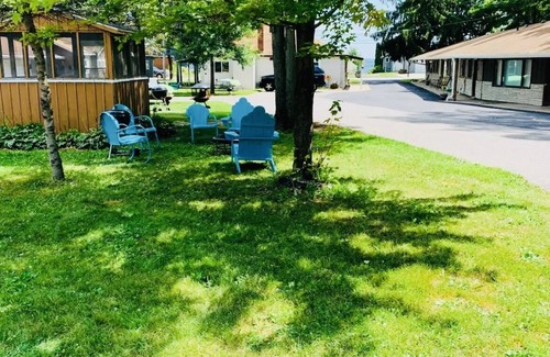 Shawano Resort | Cozy retreat across from Shawano lake.