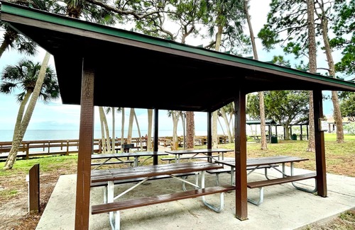 Titusville House | Cozy retreat located minutes from beaches, shops and SpaceX.