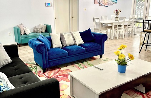Titusville House | Cozy retreat located minutes from beaches, shops and SpaceX.