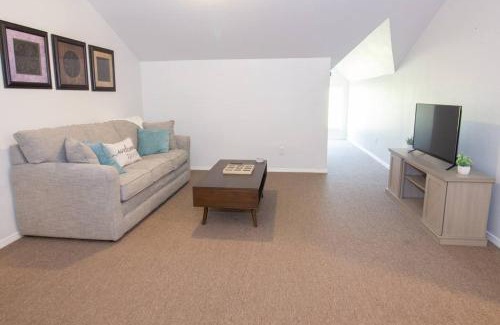 Waynesville Apartment | Cozy Retreat Near Ft Wood!