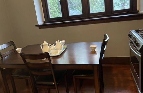 Grand Rapids Apartment | Cozy retreat ! Spacious family friendly 10 minutes away from downtown