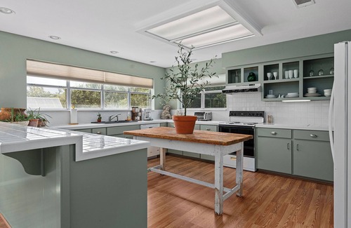 Wimberley House | Cozy River Casita for Families & Friends