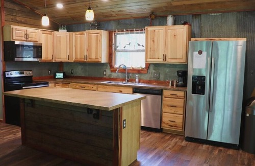 Hodgen House | Cozy Riverfront Cabin in the Ouachita Forest!