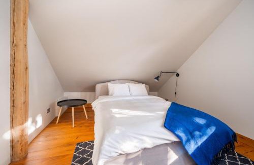 Kipsala Apartment | Cozy riverside penthouse