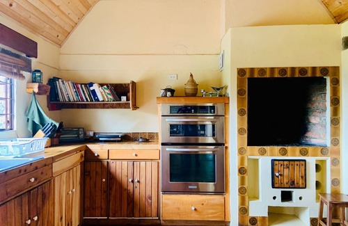 Guasca Ski Chalet | Cozy & Romantic 4-bedroom cottage with fireplace