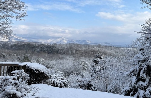 Luray Cabin | Cozy Romantic Cabin with Fantastic Views of the Blue Ridge