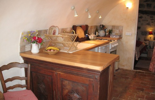 Sauve Apartment | Cozy Romantic Hideaway with River View In Medieval Village