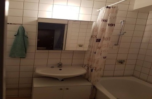 Solna Apartment | Cozy room 3min from Stockholm. Good communication. Close to Hagaparken & shopping center.