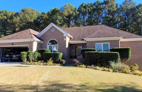 Loganville House | Cozy Room for Rent in Loganville, ideal for a travelling professional.