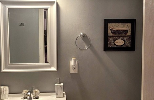 Loganville House | Cozy Room for Rent in Loganville, ideal for a travelling professional.